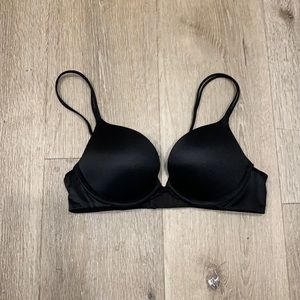 Victorious secret very sexy push up bra size 32B